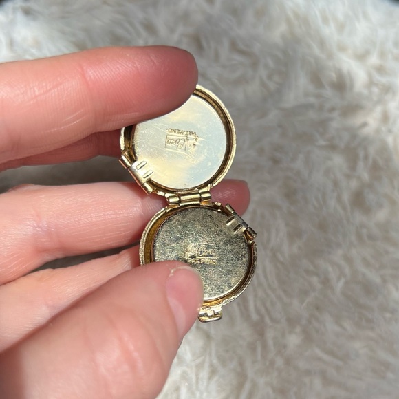 Vintage 50s Coro 4 Frame Locket - Picture 11 of 13